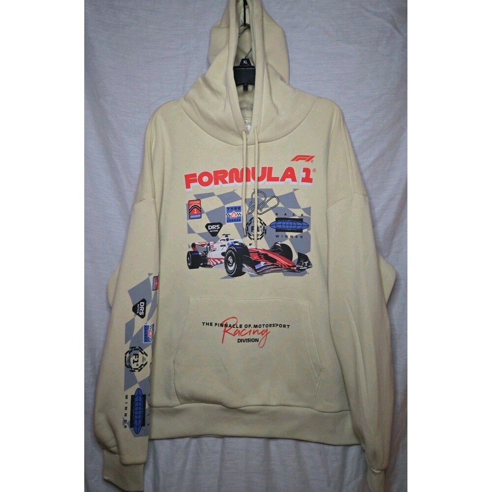 NWT Formula 1 Men’s Cream Hoodie SweatShirt Size XL Hybrid Graphic Racing